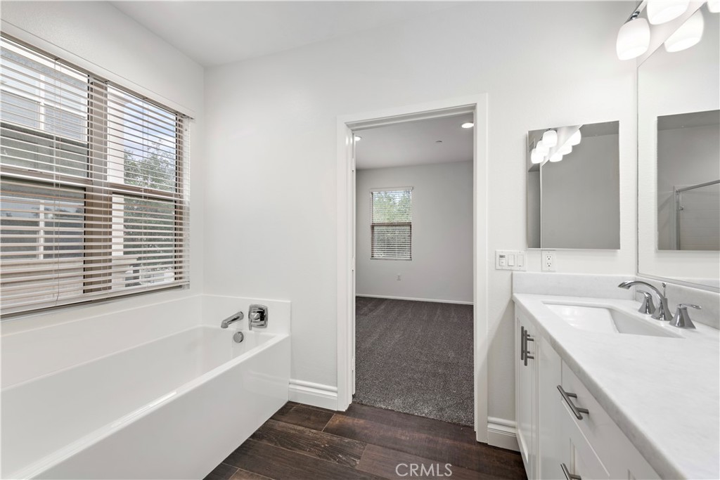 520 S Anaheim Boulevard 4