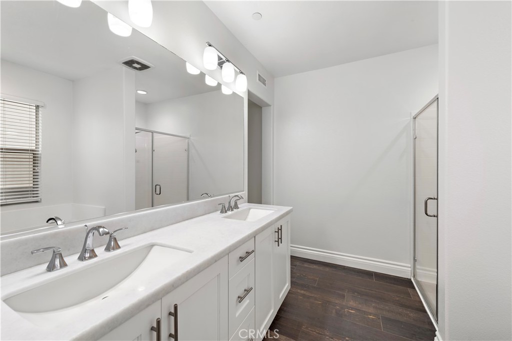 520 S Anaheim Boulevard 4