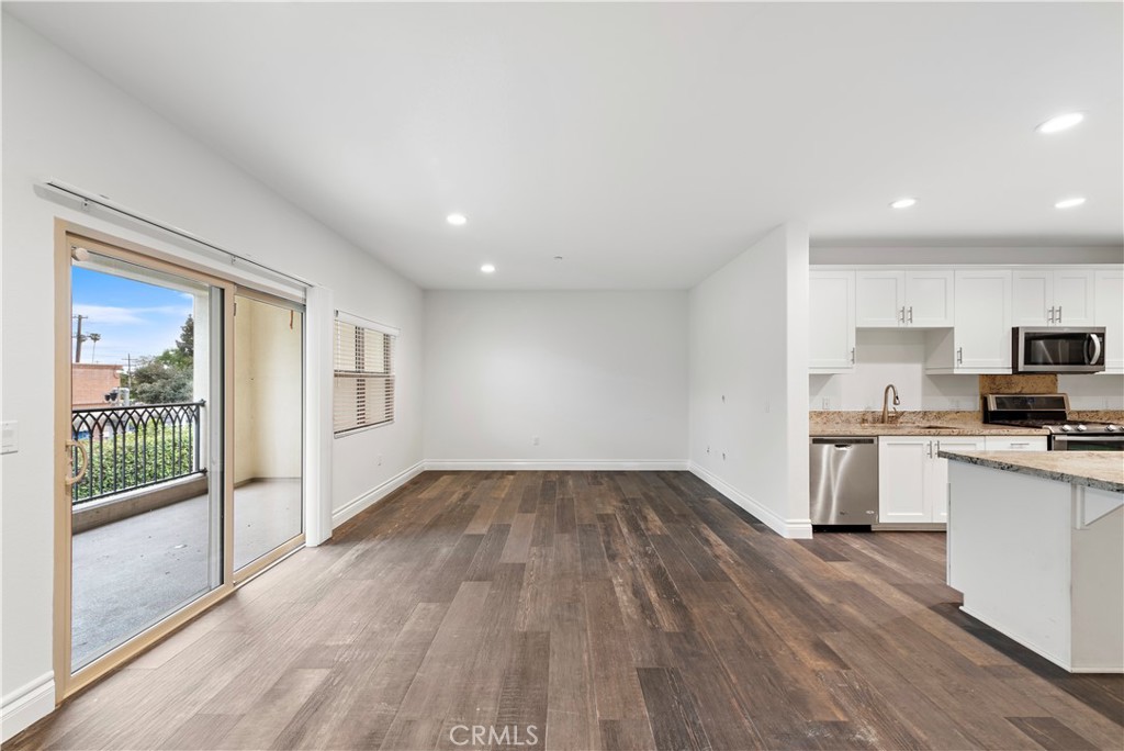 520 S Anaheim Boulevard 4