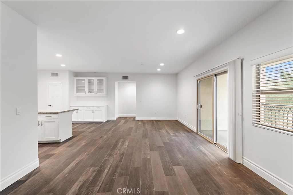 520 S Anaheim Boulevard 4