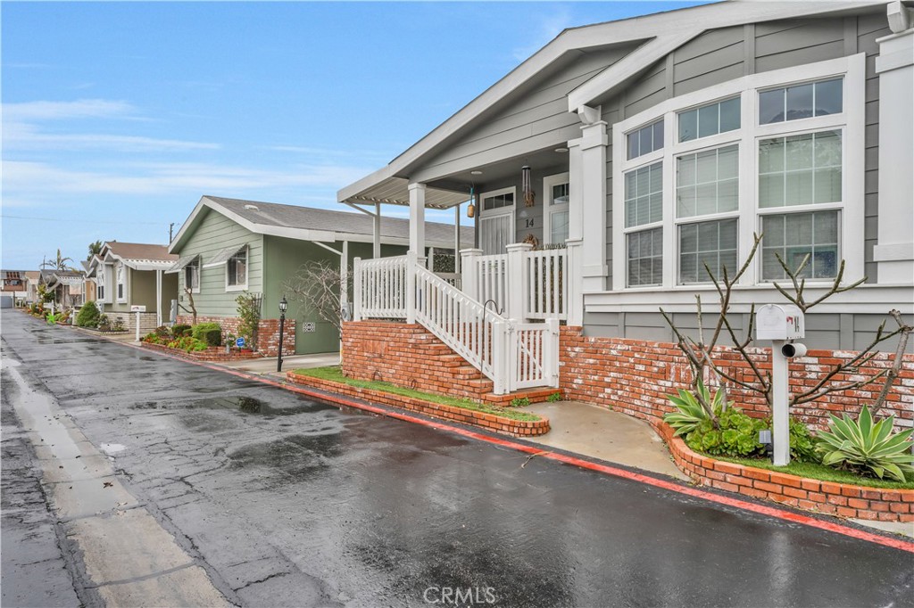 16444 Bolsa Chica Street 14