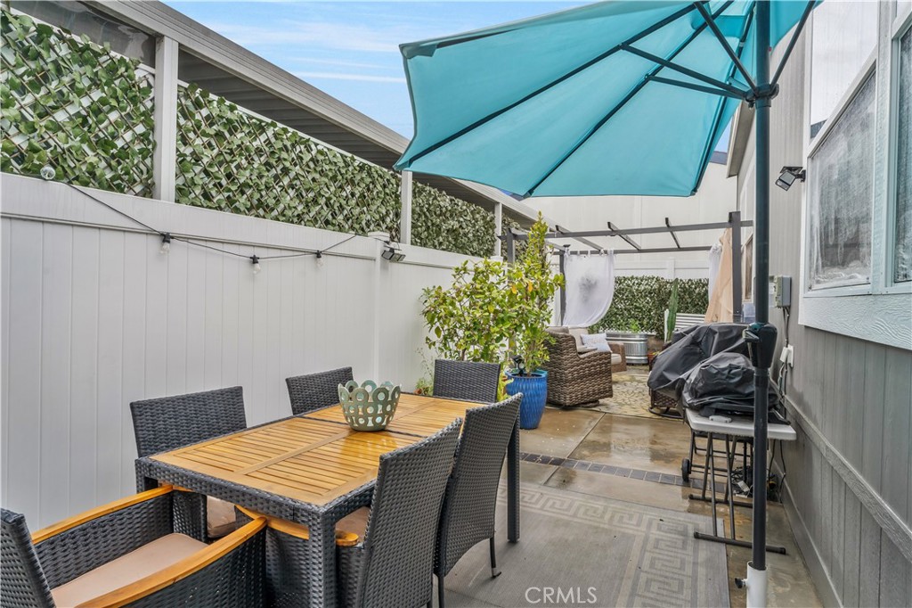 16444 Bolsa Chica Street 14