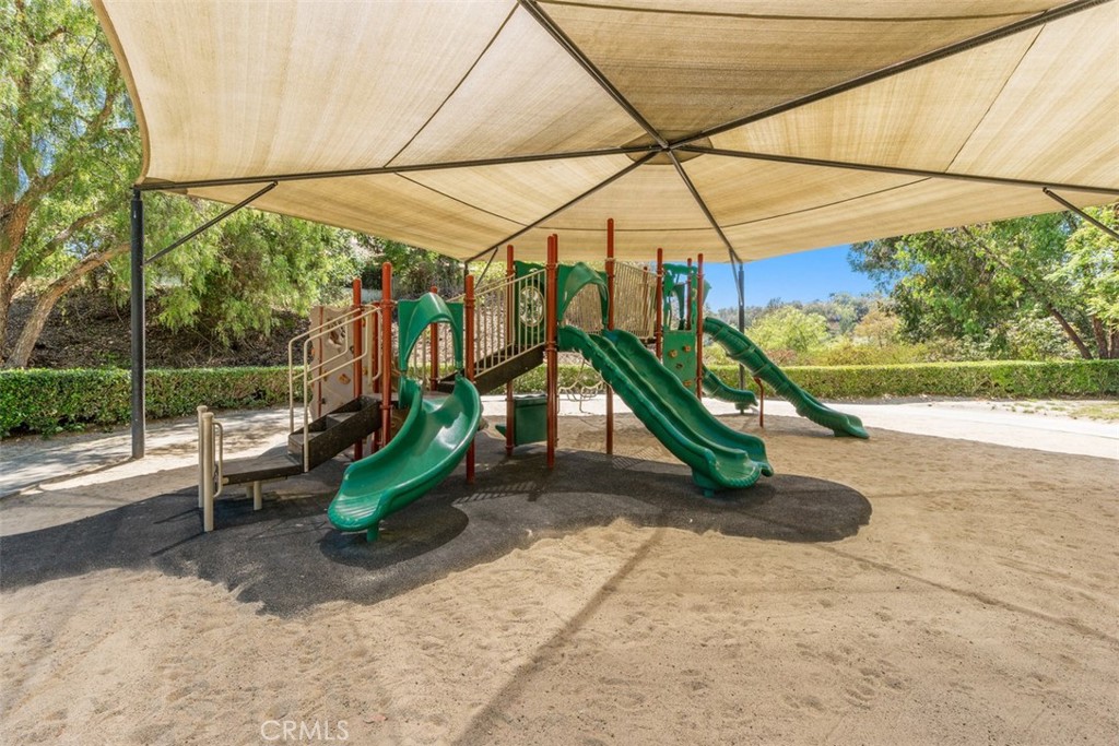 25732 Weston Drive