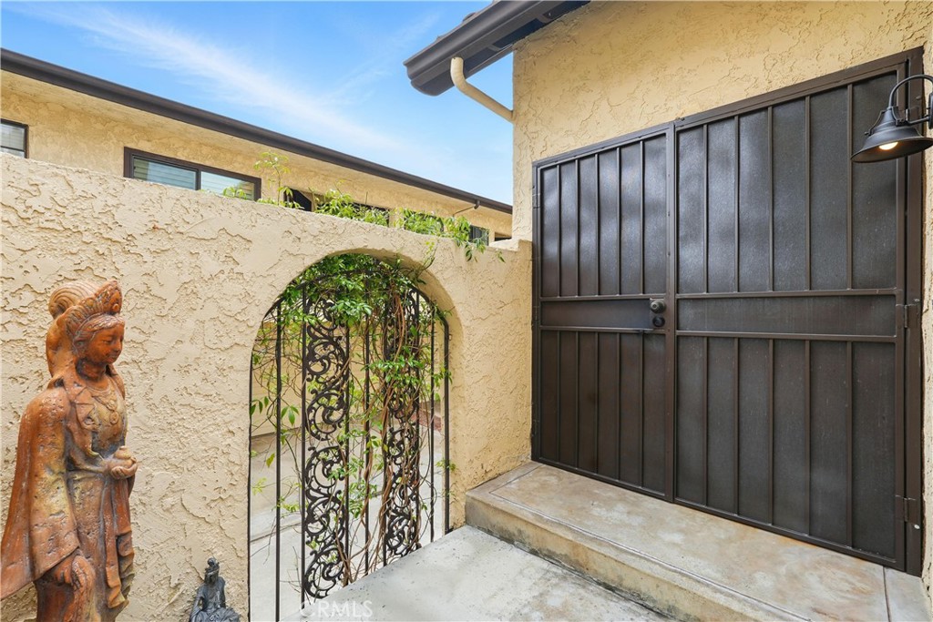 5447 E Centralia Street