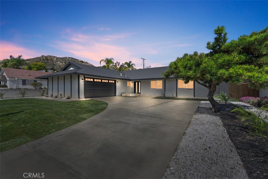 5417 Peacock Lane