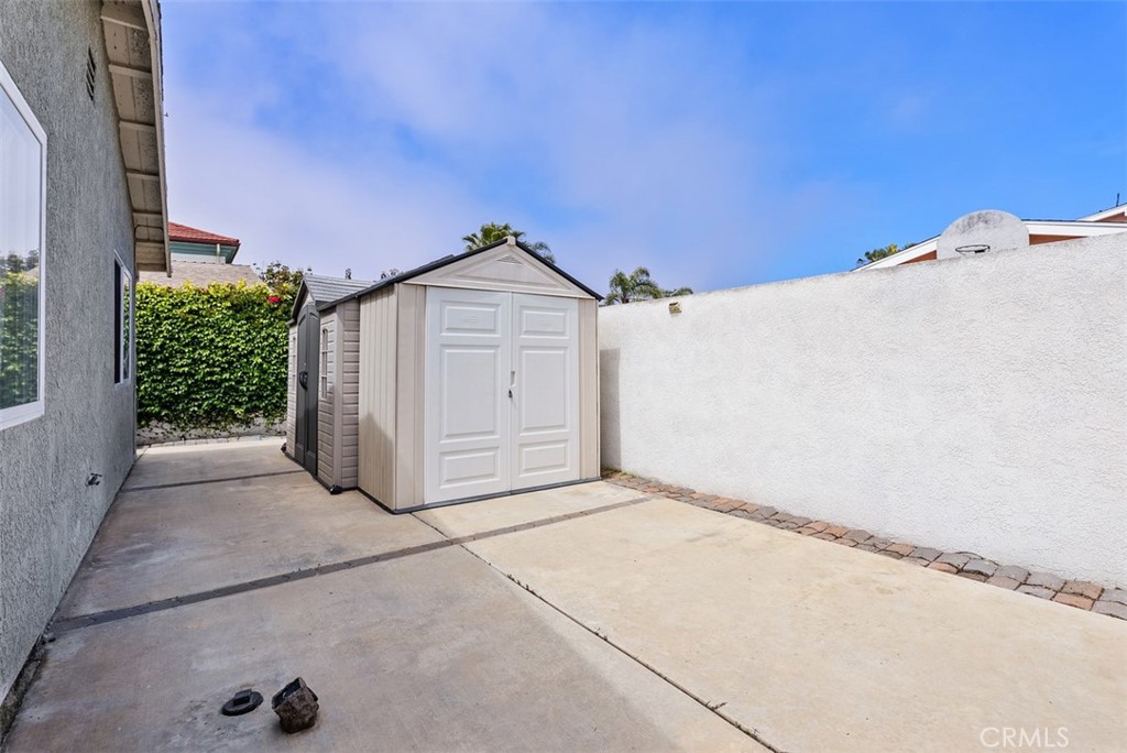 8381 Lomond Drive