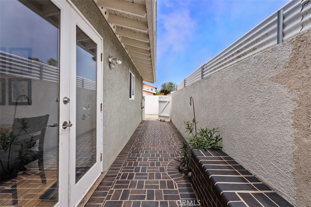 8381 Lomond Drive