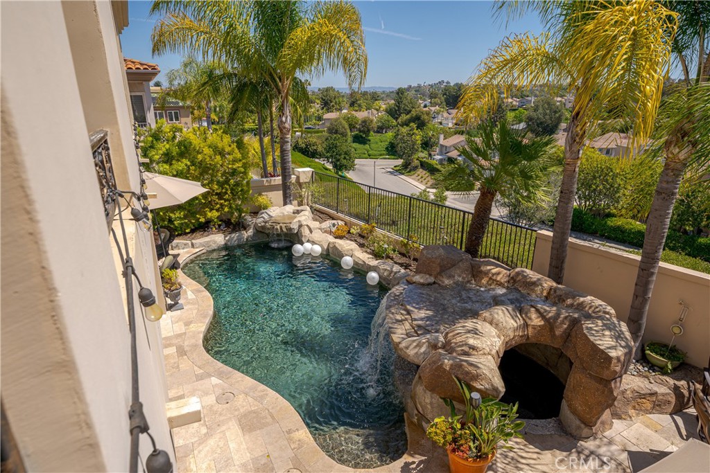 12 Santa Barbara Place