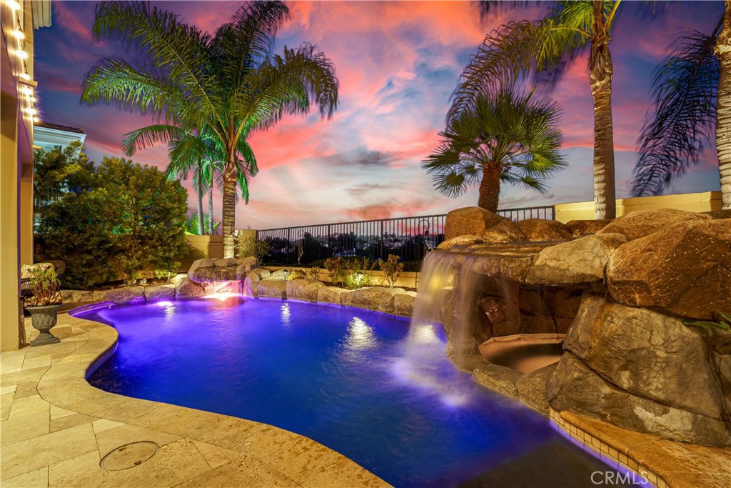 12 Santa Barbara Place