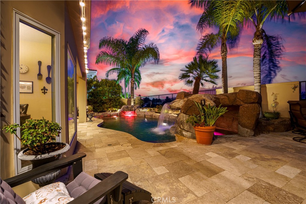 12 Santa Barbara Place