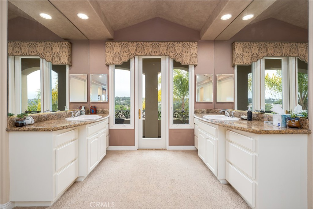 12 Santa Barbara Place