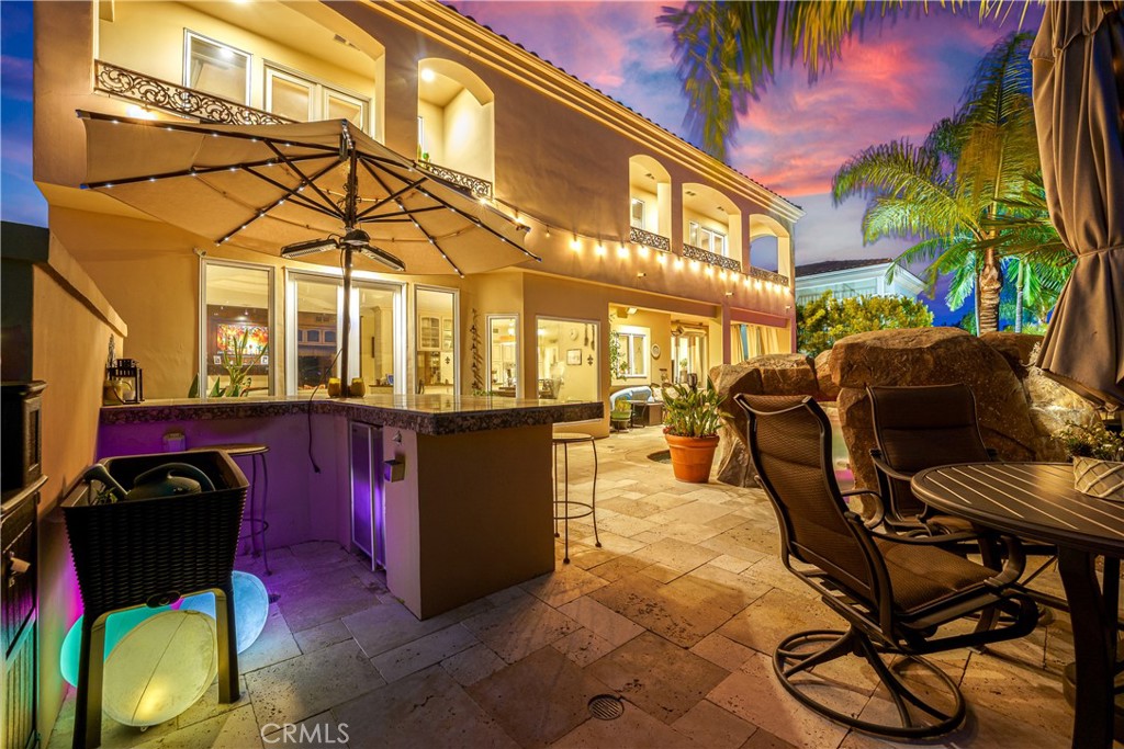 12 Santa Barbara Place