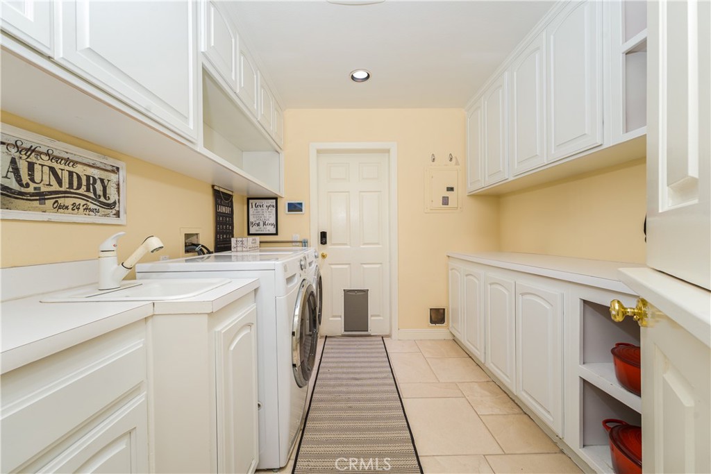 12 Santa Barbara Place