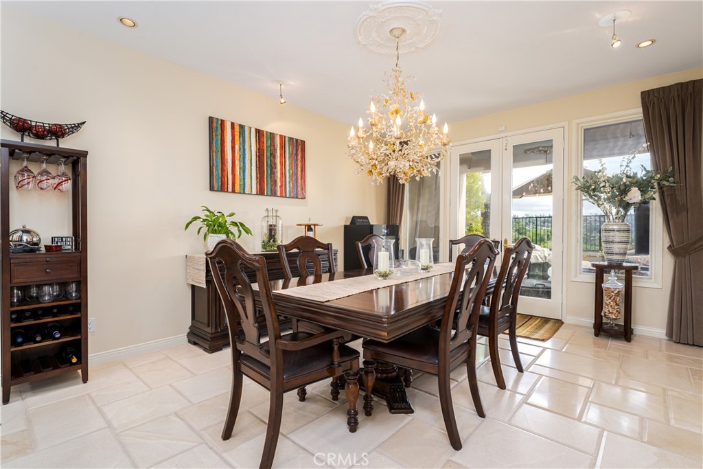 12 Santa Barbara Place