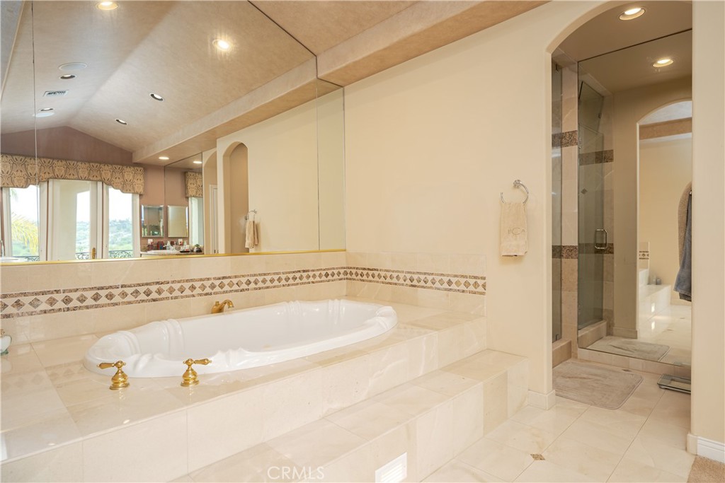 12 Santa Barbara Place
