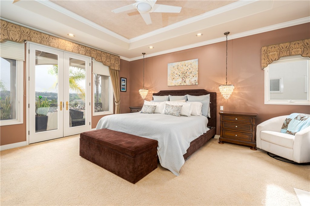 12 Santa Barbara Place