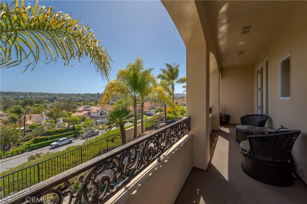 12 Santa Barbara Place