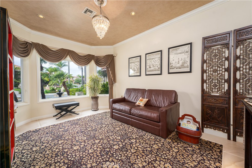 12 Santa Barbara Place