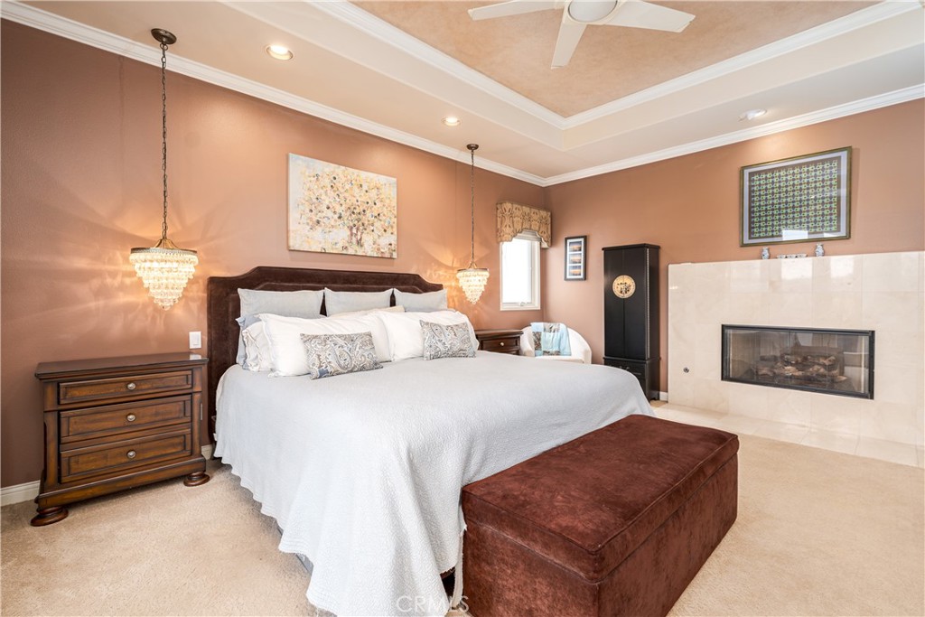 12 Santa Barbara Place