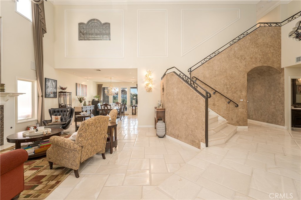 12 Santa Barbara Place
