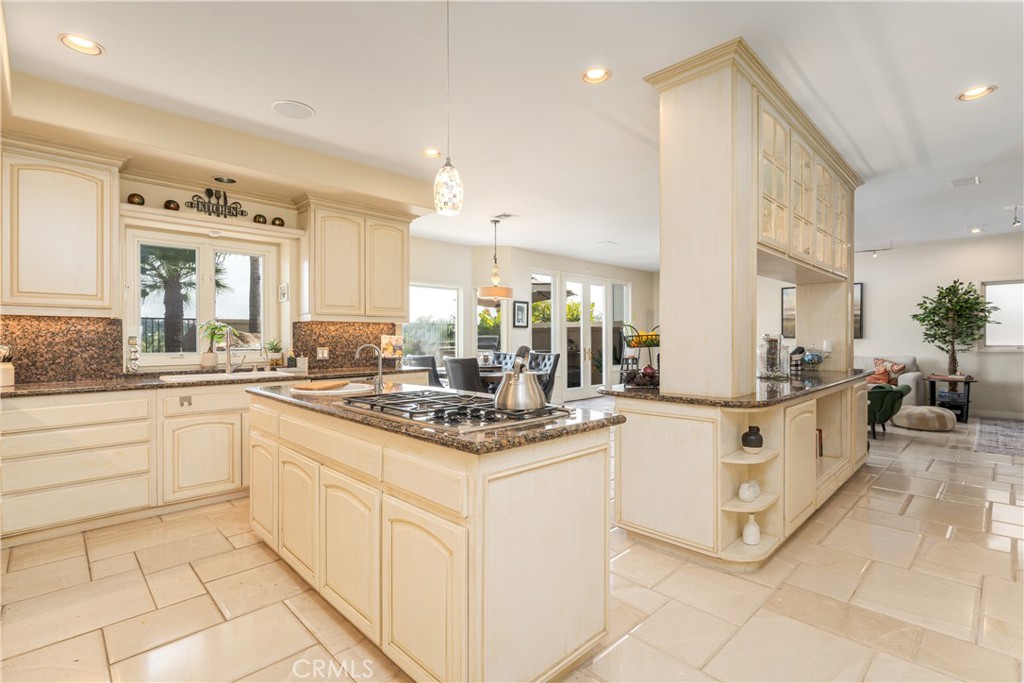 12 Santa Barbara Place