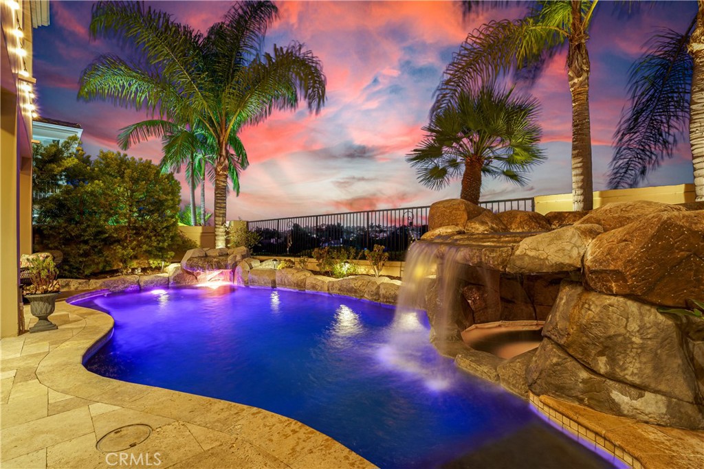 12 Santa Barbara Place