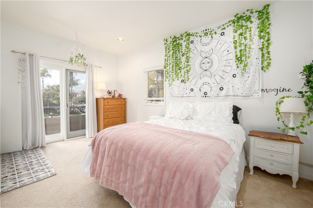 12 Santa Barbara Place