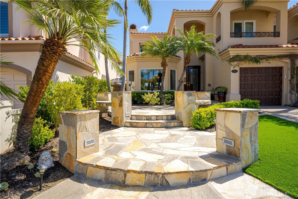12 Santa Barbara Place
