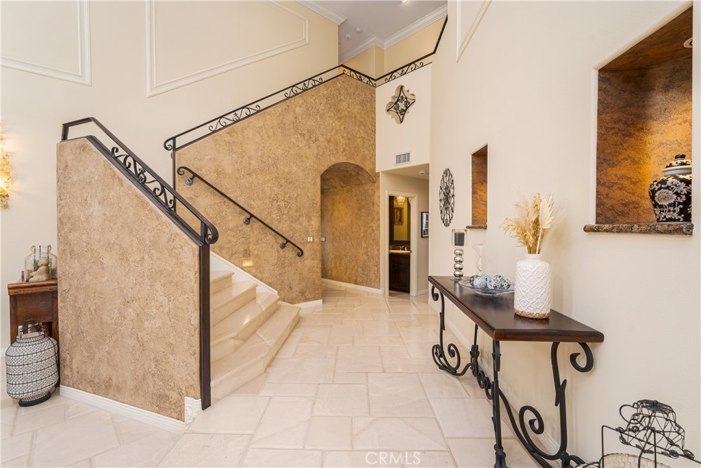 12 Santa Barbara Place