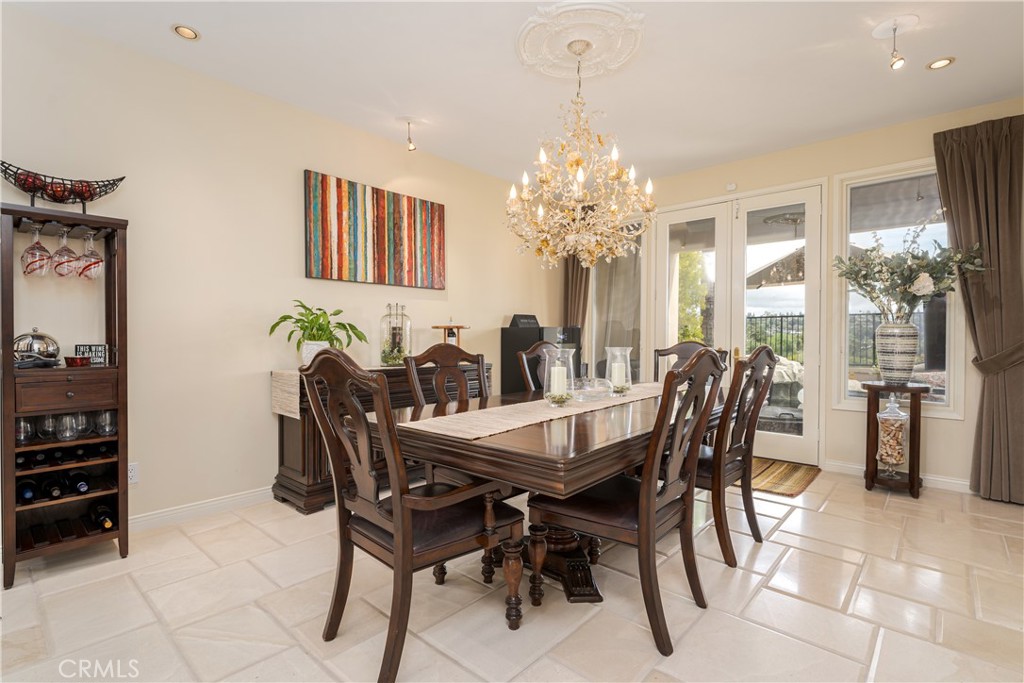 12 Santa Barbara Place