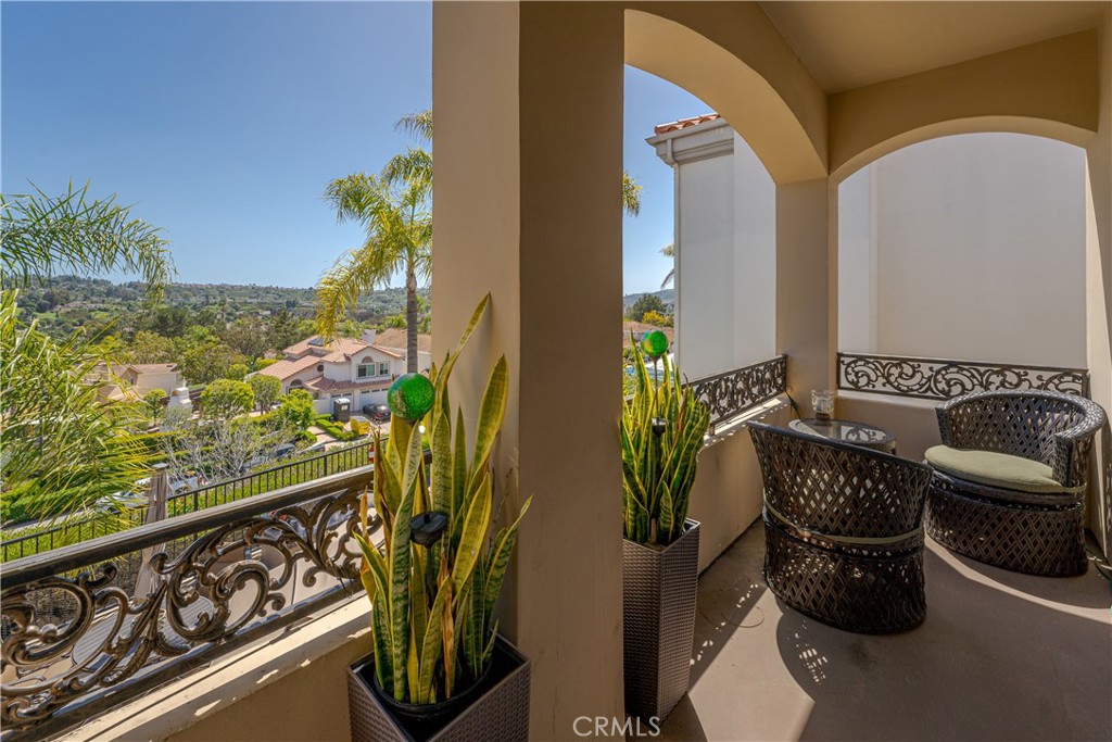 12 Santa Barbara Place