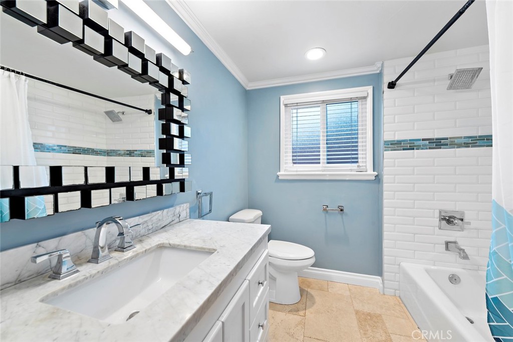 25012 De Salle Street