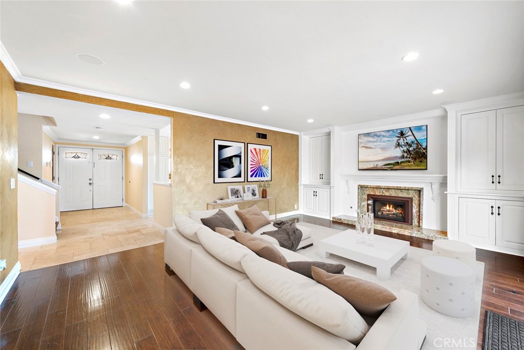 25012 De Salle Street