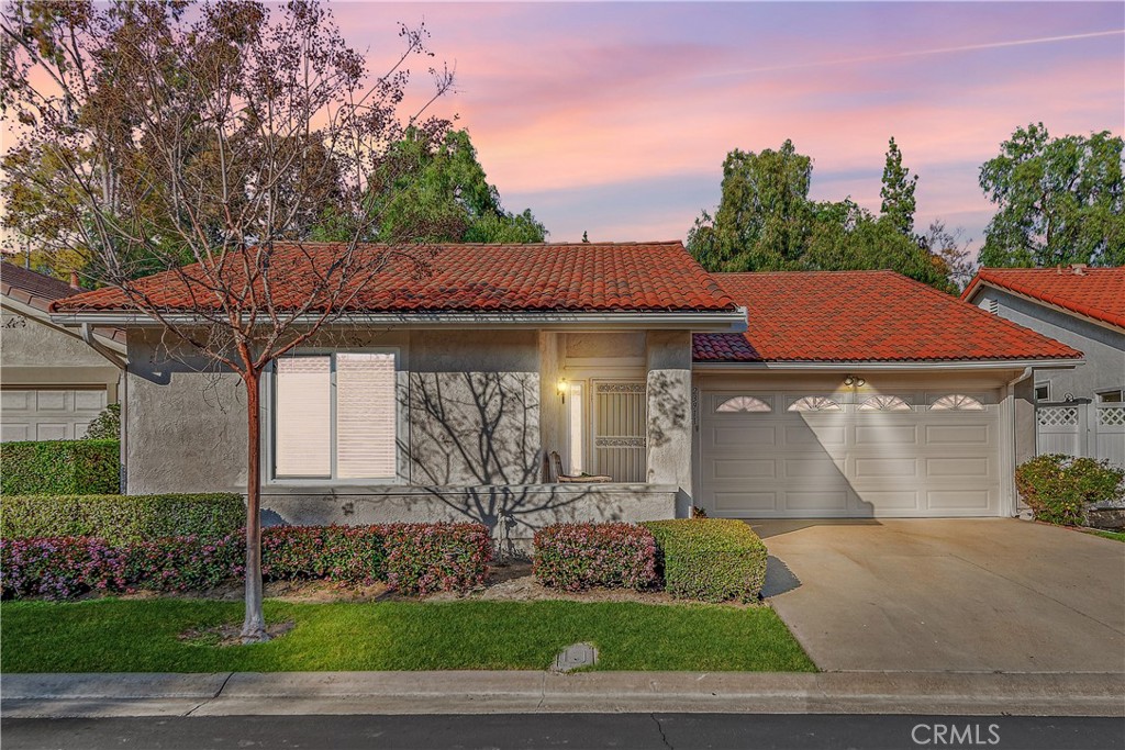 23911 Calle Alonso