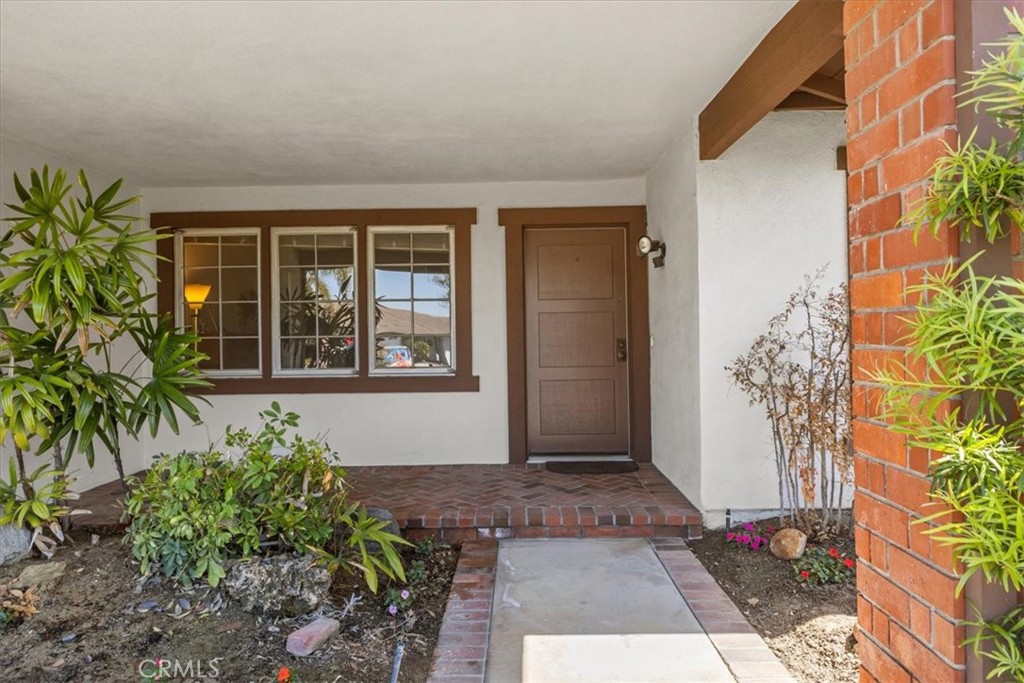 2015 E Hillman Circle