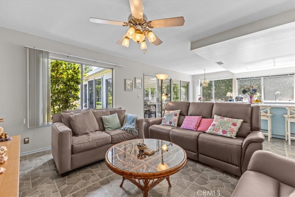 2015 E Hillman Circle