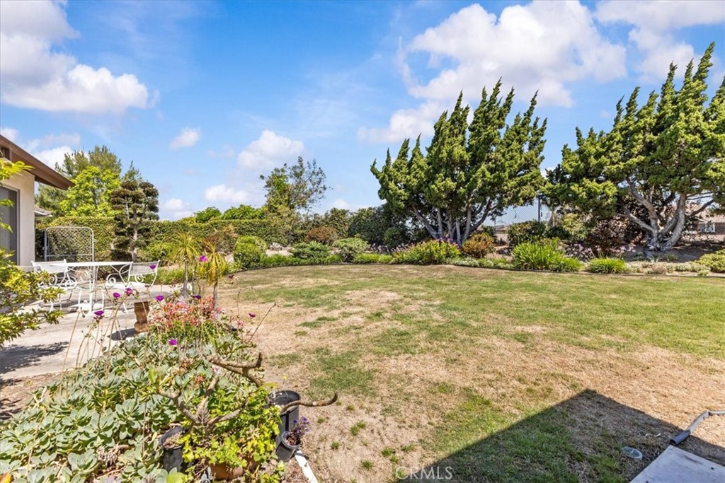 2015 E Hillman Circle