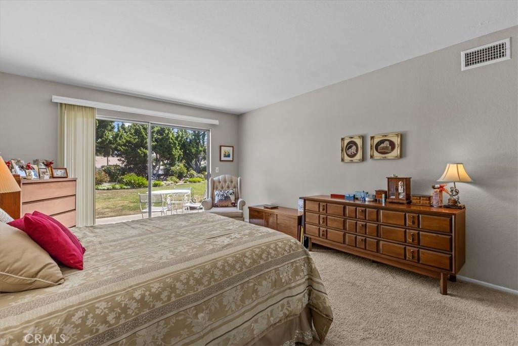 2015 E Hillman Circle