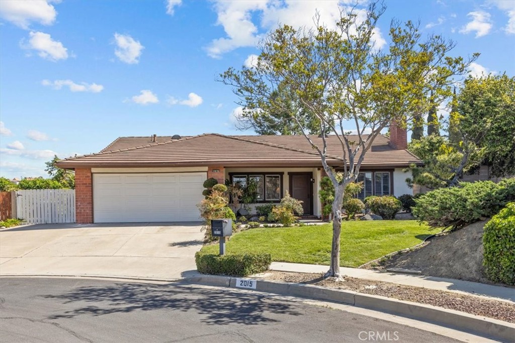 2015 E Hillman Circle