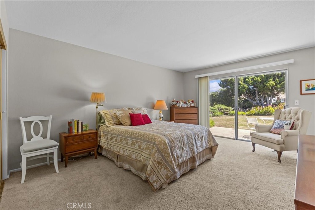 2015 E Hillman Circle