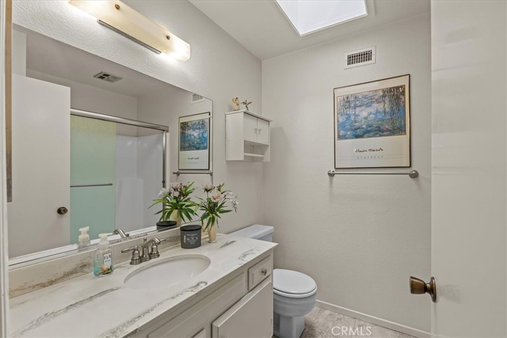 2015 E Hillman Circle