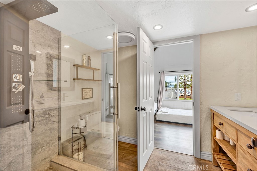 17550 Chestnut Street