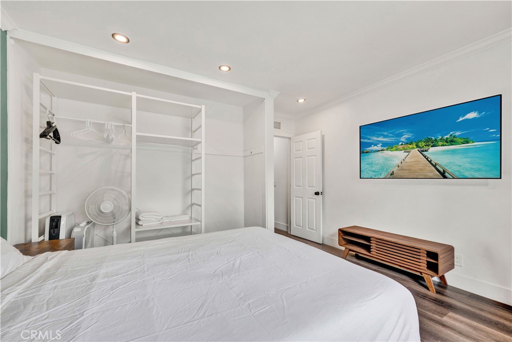 17550 Chestnut Street