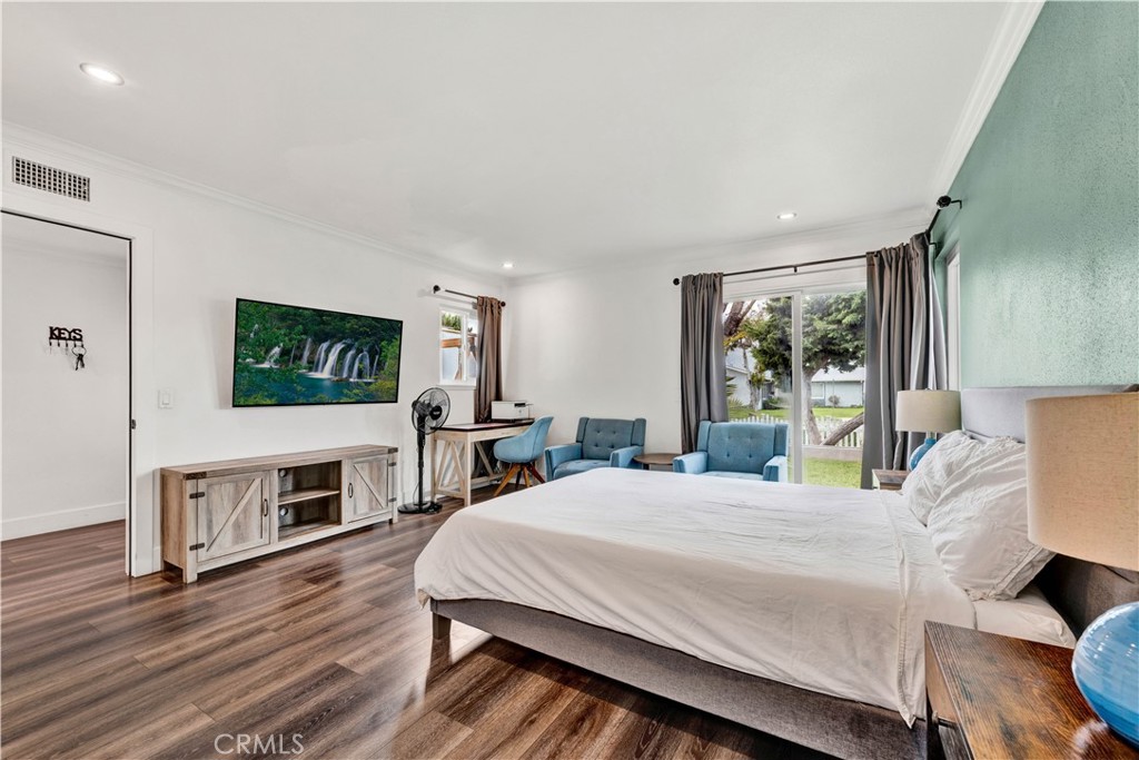 17550 Chestnut Street