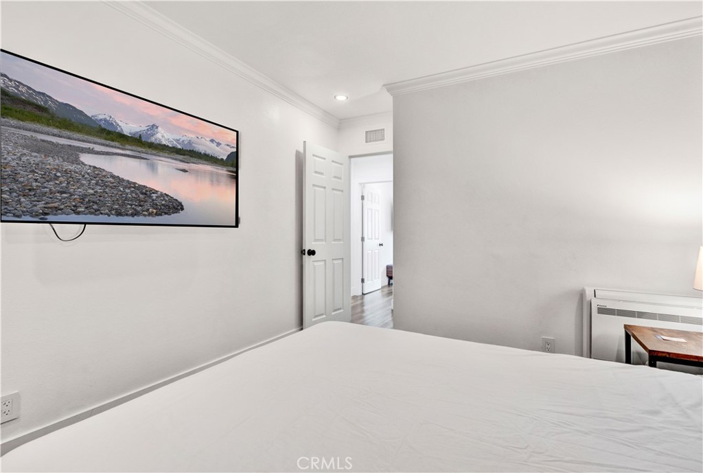 17550 Chestnut Street