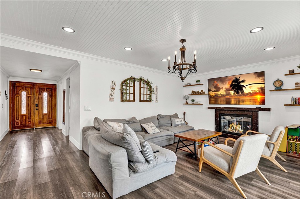 17550 Chestnut Street