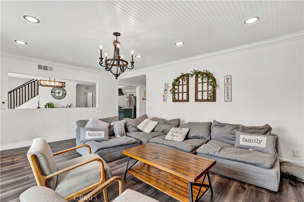 17550 Chestnut Street