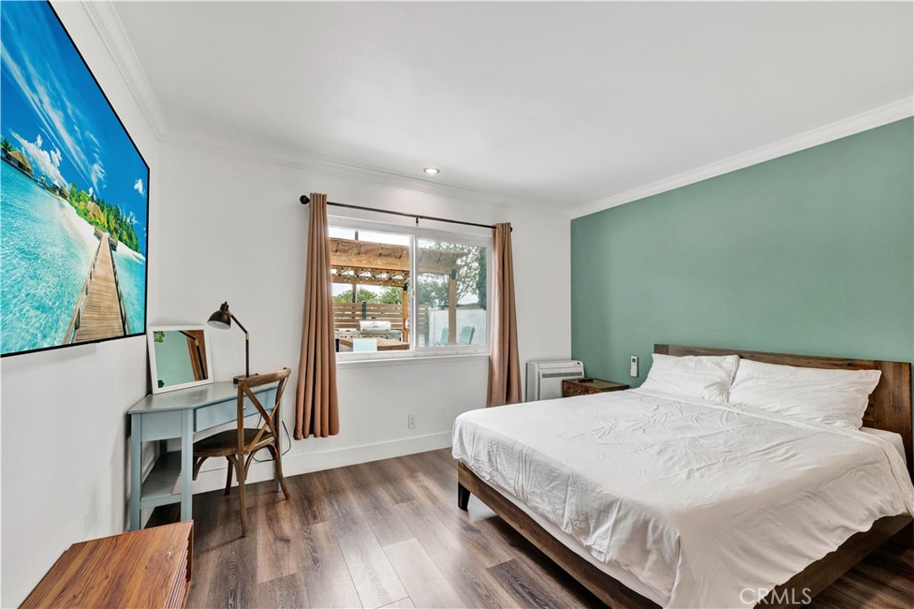 17550 Chestnut Street