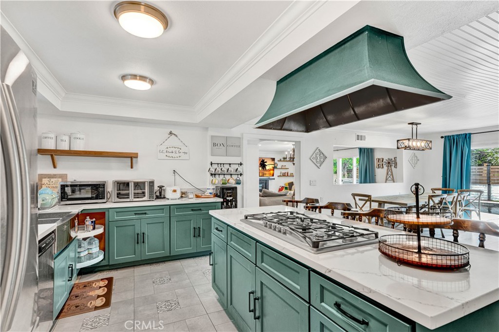 17550 Chestnut Street