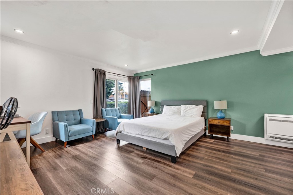 17550 Chestnut Street